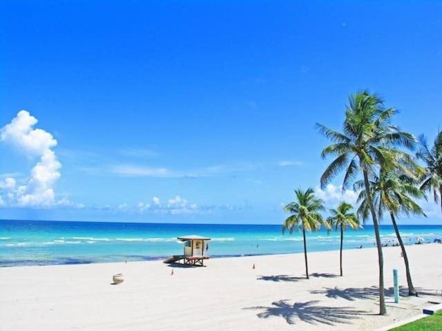 Private Hallandale Beach Studio Wbath Walking Distance To The Beach Pool Free Parking Exteriör bild